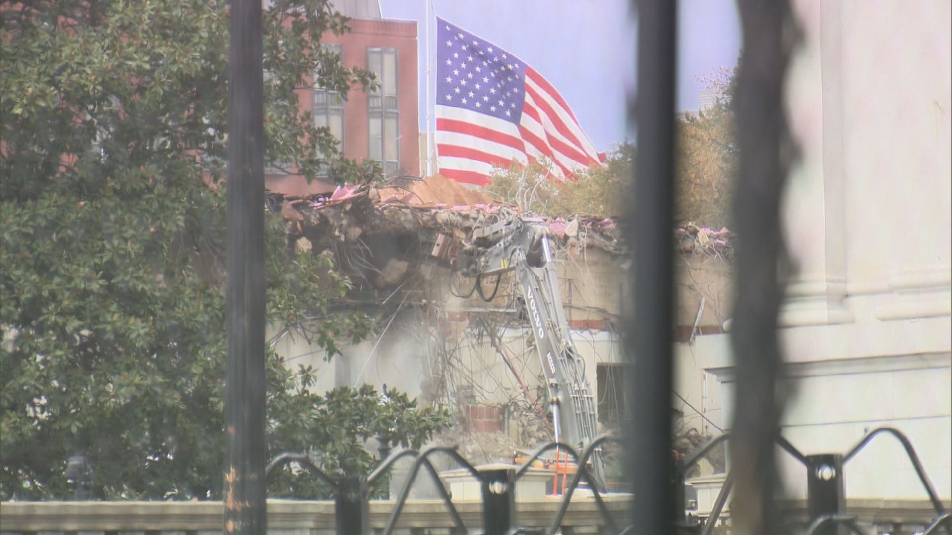 Mixed Reactions towards Demolition of White House East Wing for New Ballroom