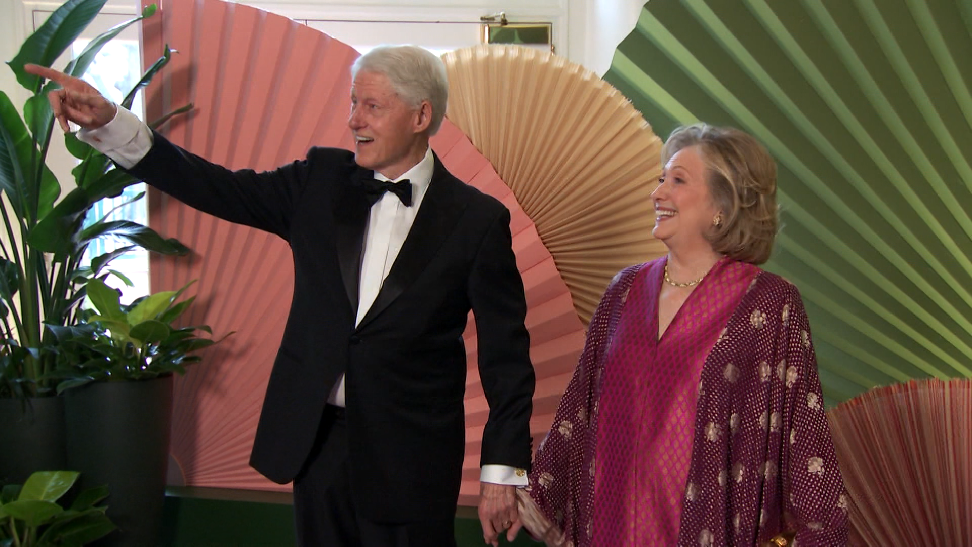 Clintons Scheduled for Closed-Door Deposition Over Epstein, Encourage GOP to Allow Public Hearing