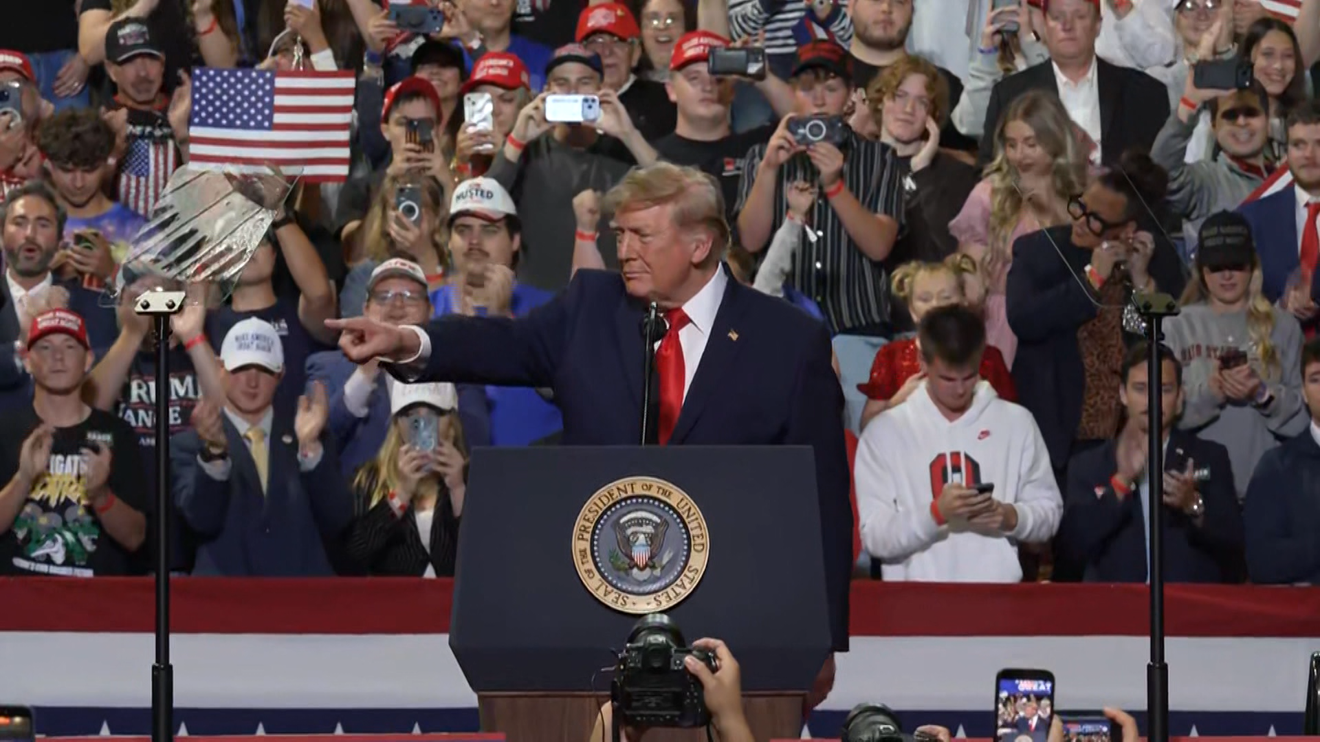 Trump Hits Campaign Trail as Senate Map Tightens Three Weeks Before Election Day